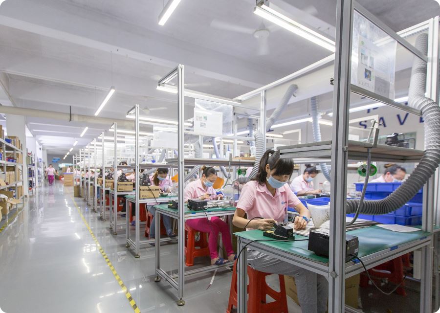 Independent Production Throughout the Entire Supply Chain - Service - COLORS Lighting