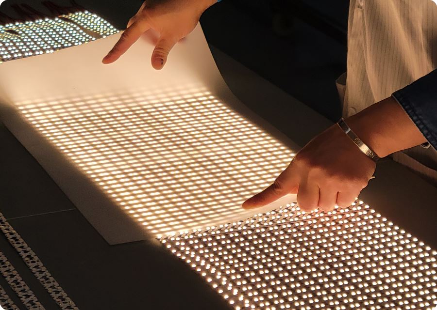 Independent Production Throughout the Entire Supply Chain - Service - COLORS Lighting