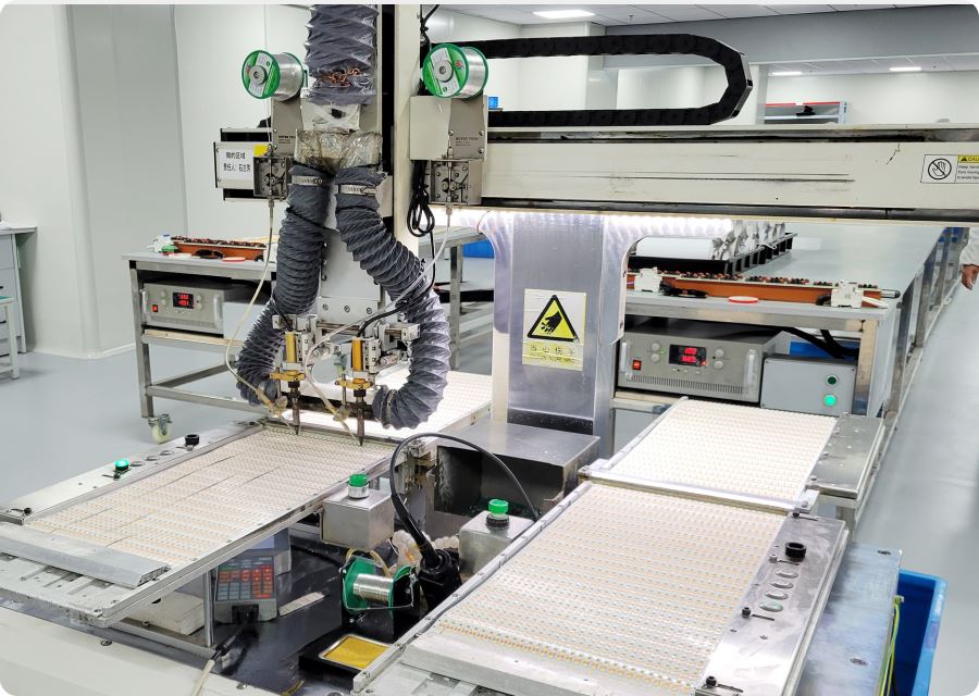 Independent Production Throughout the Entire Supply Chain - Service - COLORS Lighting